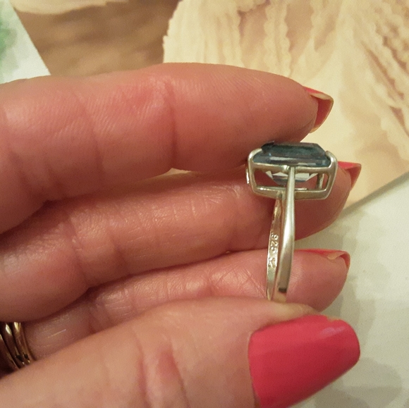 VINTAGE 925 SOLID STERLING, GENUINE 6CT. EMERALD CUT BLUE TOPAZ RING, SIZE 8 - Picture 12 of 17